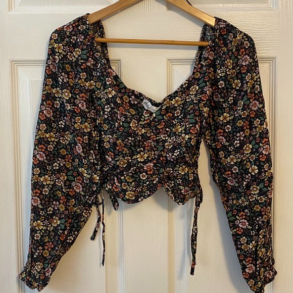 Elodie Womens Crop Top Black Floral Long Sleeve V Neck Drawstring Boho S NWT - Picture 3 of 7